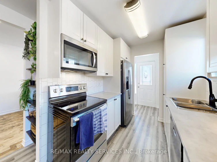 10 Minton Place, Brampton, ON, L6S 2S7 - 10