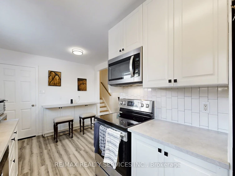 10 Minton Place, Brampton, ON, L6S 2S7 - 11
