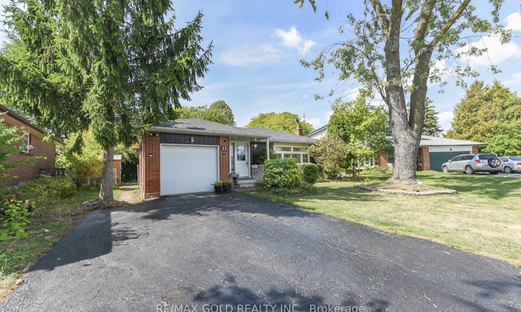 11 Dudley Place