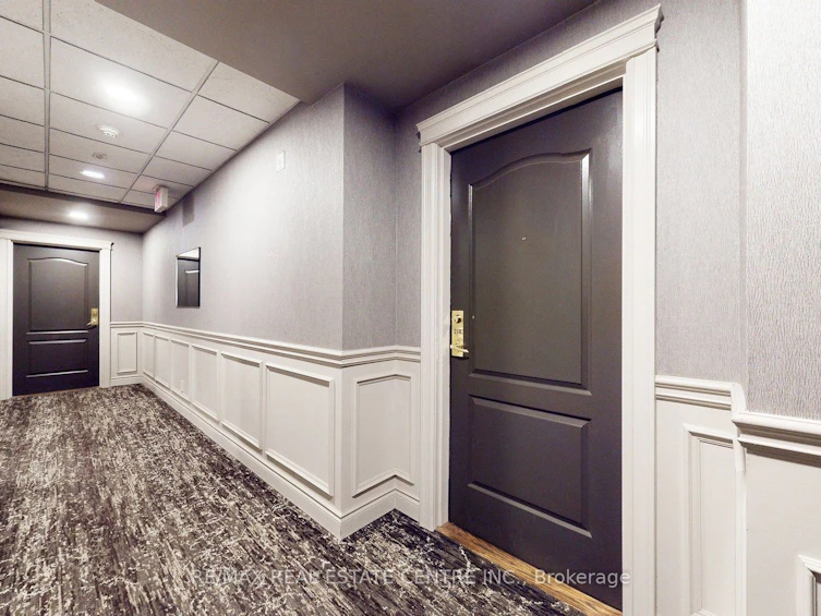 218-3351 Cawthra Road, Mississauga, ON, L5A 4N5 - 3