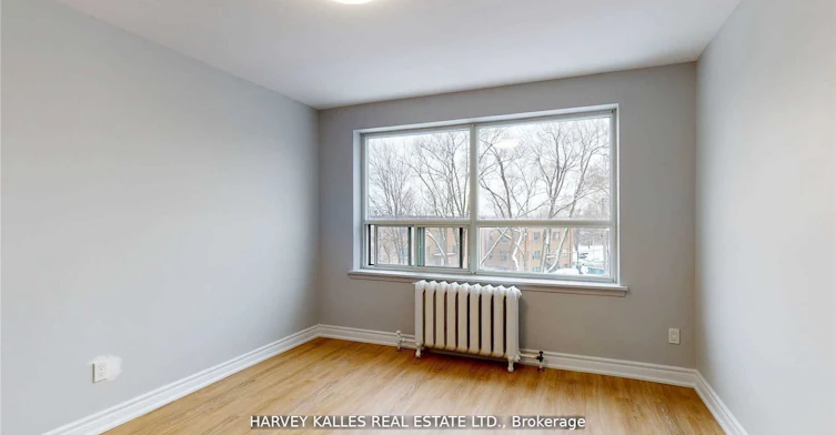 B3-4 Greentree Court, Toronto, ON, M6M 2A5 - 10