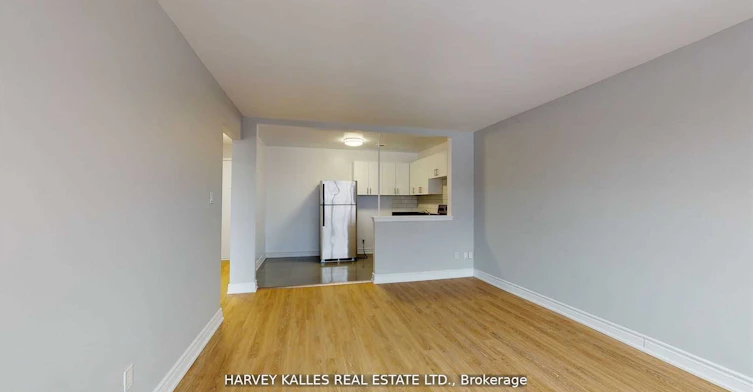 B3-4 Greentree Court, Toronto, ON, M6M 2A5 - 3