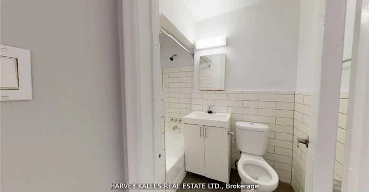 B3-4 Greentree Court, Toronto, ON, M6M 2A5 - 13