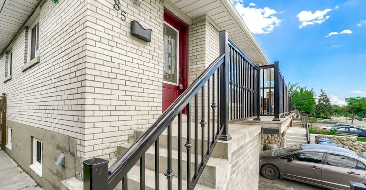 #Upper-3385 Ellengale Drive, Mississauga, ON, L5C 1Z5 - 3