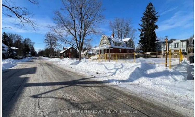 52 Forest Avenue