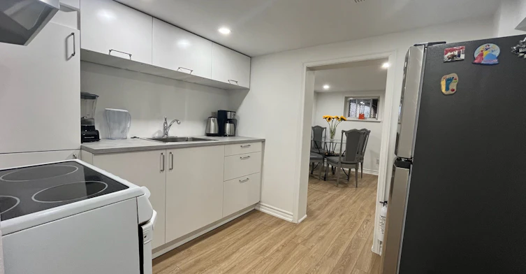 Bsmt-960 Briar Hill Avenue, Toronto, ON, M6B 1M3 - 5