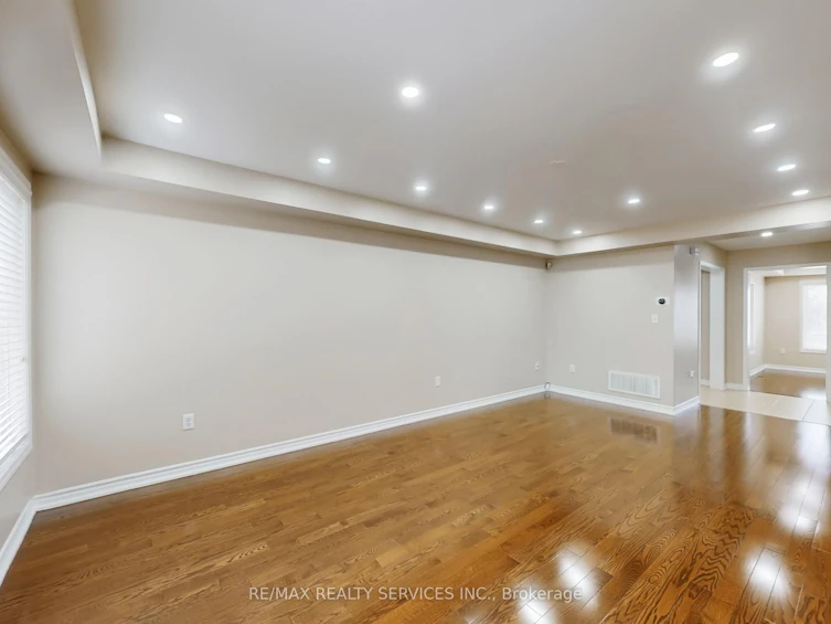 37 Bloom Drive, Brampton, ON, L6P 3C3 - 9