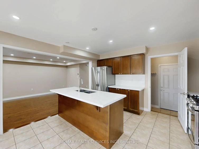 37 Bloom Drive, Brampton, ON, L6P 3C3 - 17