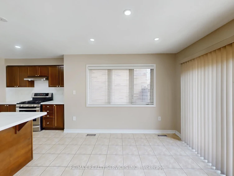 37 Bloom Drive, Brampton, ON, L6P 3C3 - 12