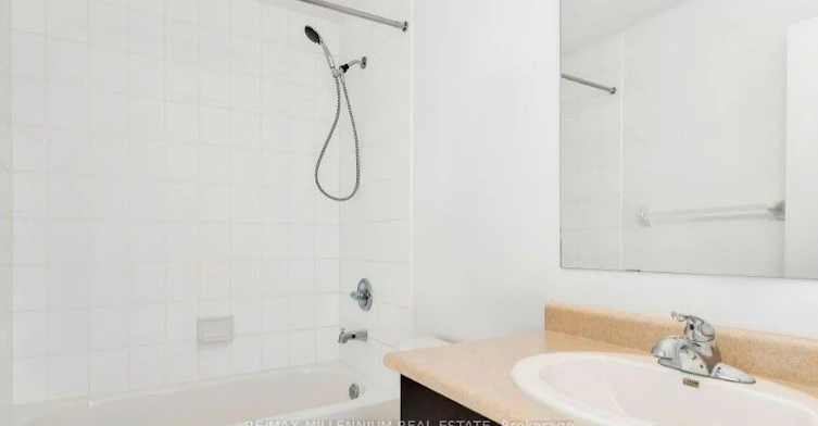 409-3075 Thomas Street, Mississauga, ON, L5M 0M4 - 2
