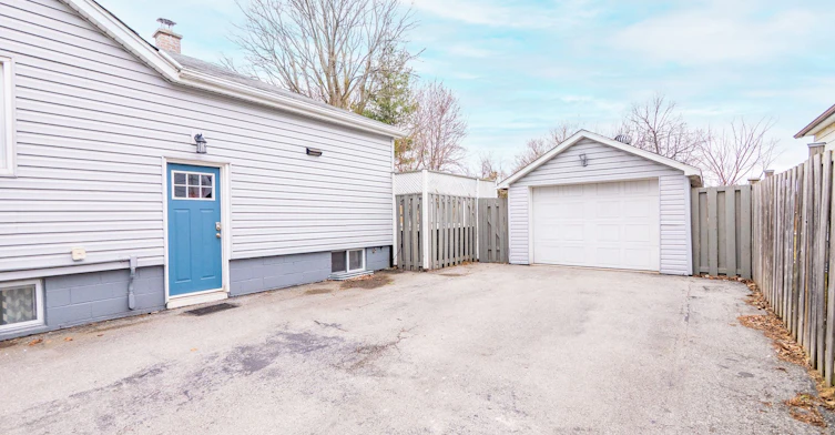 2399 Glenwood School Drive, Burlington, ON, L7R 3R9 - 4