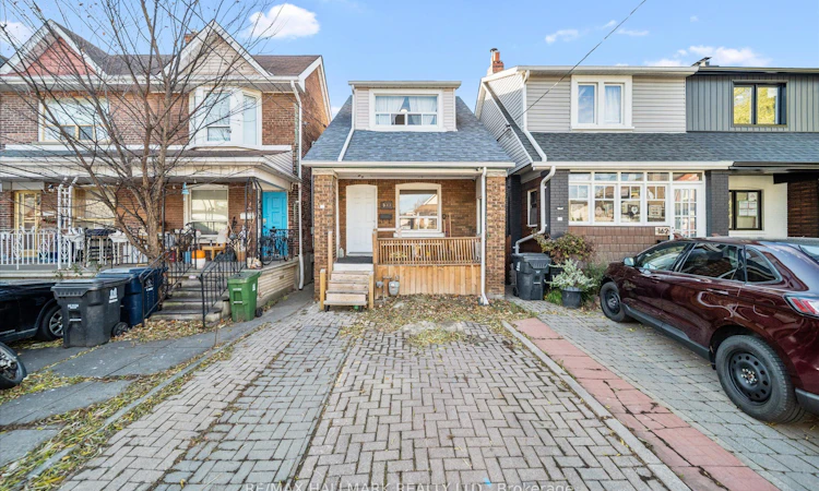 160 Silverthorn Avenue