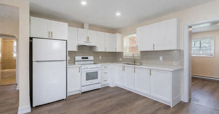 7 Highland Hill, Toronto, ON, M9A 2P7 - 8
