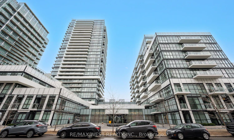 2702-251 Manitoba Street
