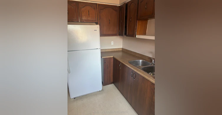 119 Moregate Crescent, Brampton, ON, L6S 3K9 - 2