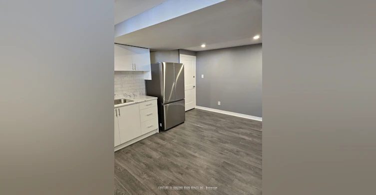 10 Lambton Avenue, Toronto, ON, M6N 2S1 - 7