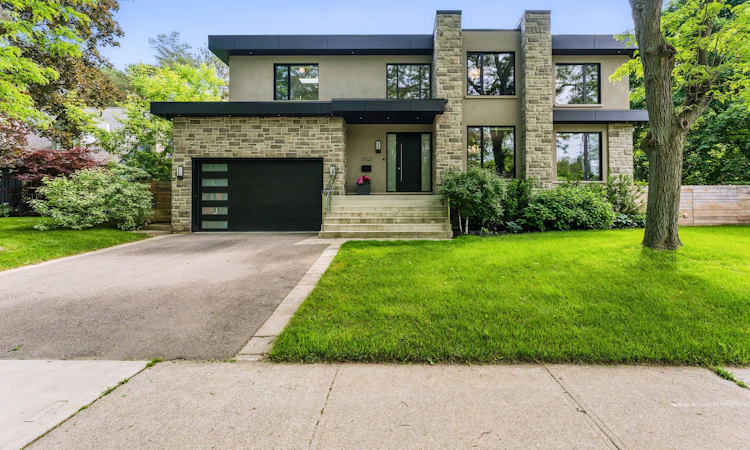 1112 Caldwell Avenue
