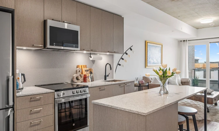 403-1808 St Clair Avenue