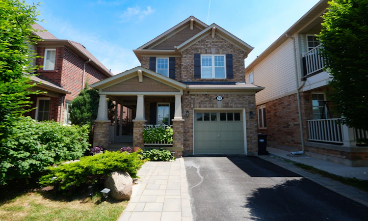 35 Bleasdale Avenue