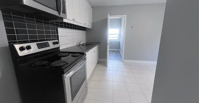 1-2 Thornton Avenue, Toronto, ON, M6E 2C9 - 3