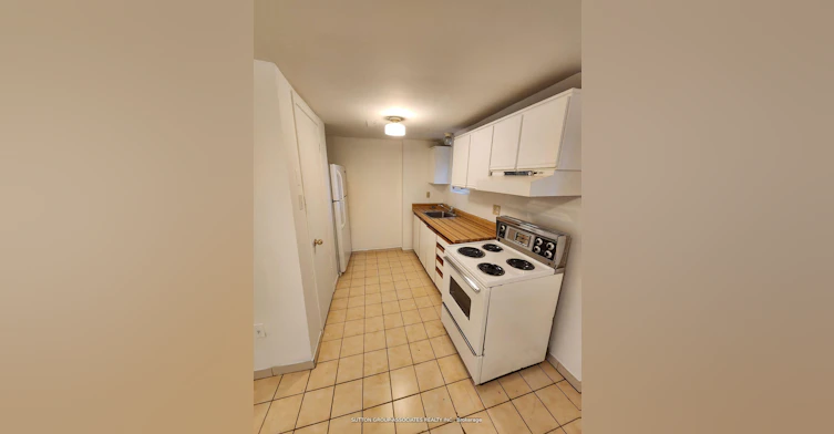 Unit D Lower-134 Grand Avenue, Toronto, ON, M8Y 2Z5 - 4