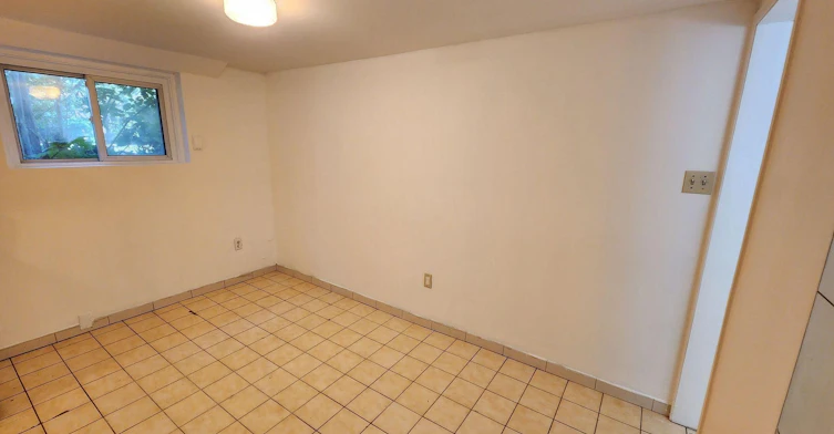 Unit D Lower-134 Grand Avenue, Toronto, ON, M8Y 2Z5 - 6