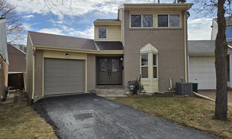 2 Giles Court