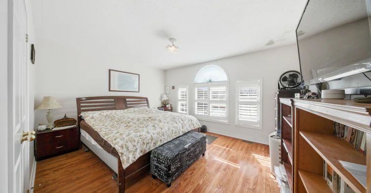 284 Maple Leaf Drive, Toronto, ON, M6L 1P3 - 26
