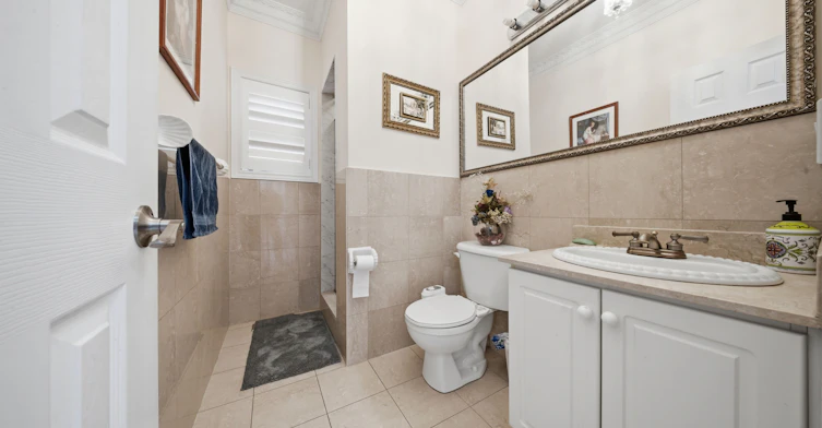 284 Maple Leaf Drive, Toronto, ON, M6L 1P3 - 6