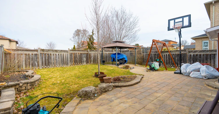 284 Maple Leaf Drive, Toronto, ON, M6L 1P3 - 36
