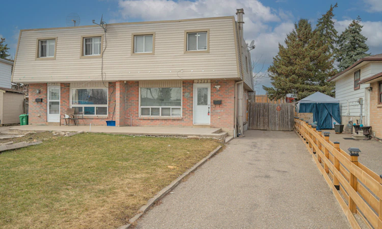7755 Priory Crescent