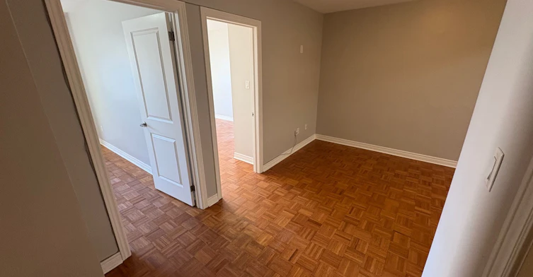 2-341 Lakeshore Road E, Oakville, ON, L6J 1J4 - 4