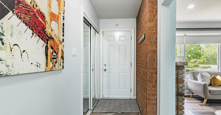 39 Meadowland Drive, Brampton, ON, L6W 2R5 - 4