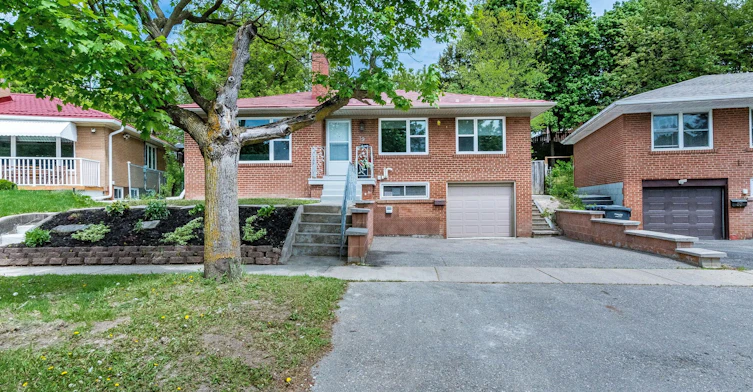 39 Meadowland Drive, Brampton, ON, L6W 2R5 - 2