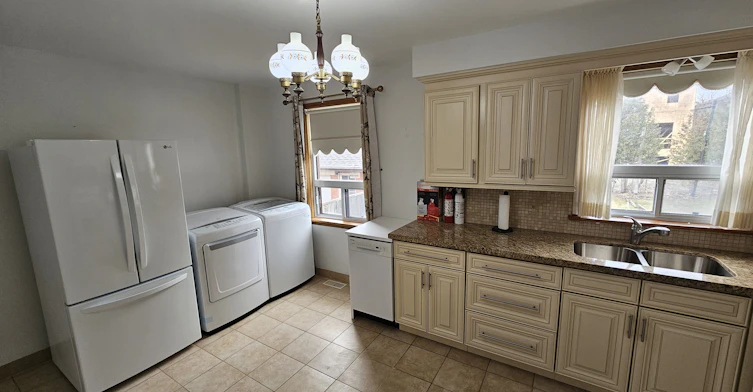 49 Algoma Street, Toronto, ON, M8Y 1C4 - 11