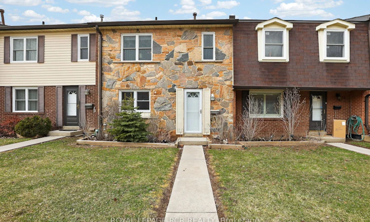 12-2825 Gananoque Drive