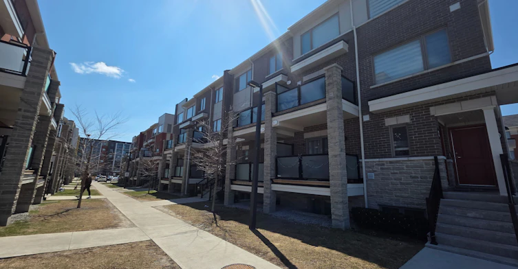15-240 Lagerfeld Drive, Brampton, ON, L7A 5G9