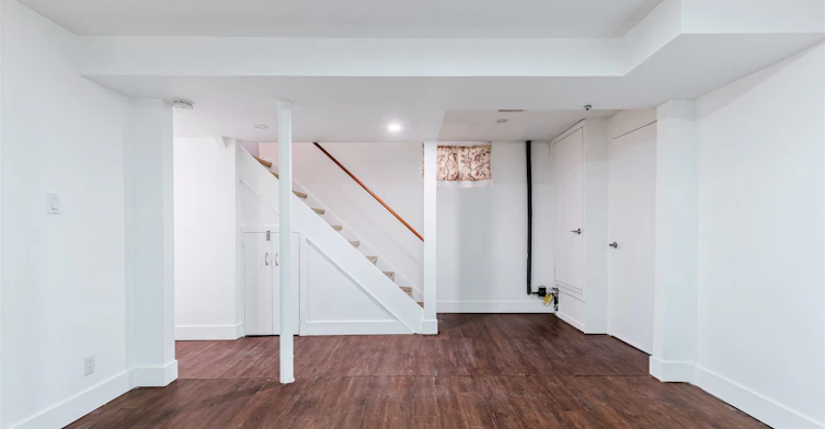 Lower-20 Castleton Avenue, Toronto, ON, M6N 3Z5 - 7