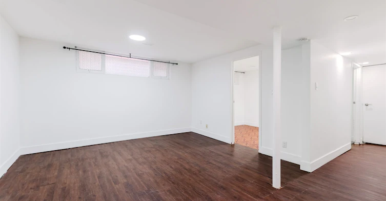 Lower-20 Castleton Avenue, Toronto, ON, M6N 3Z5 - 4