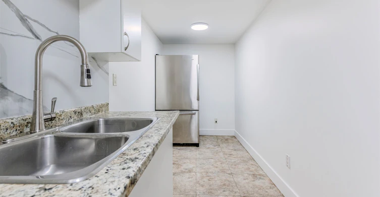 Lower-20 Castleton Avenue, Toronto, ON, M6N 3Z5 - 10