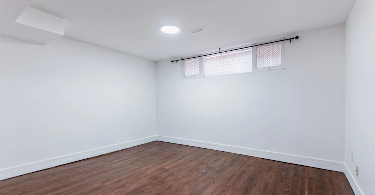 Lower-20 Castleton Avenue, Toronto, ON, M6N 3Z5 - 5
