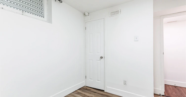 Lower-20 Castleton Avenue, Toronto, ON, M6N 3Z5 - 19