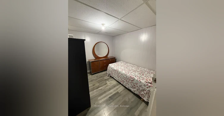 87 Lexington Avenue, Toronto, ON, M9V 2G9 - 5