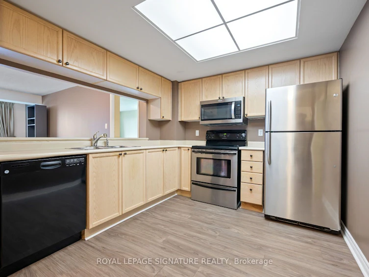 102-101 Subway Crescent, Toronto, ON, M9B 6K4 - 10