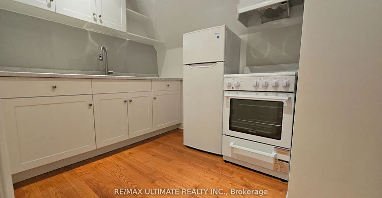 2nd Floor-389 Westmoreland Avenue, Toronto, ON, M6H 3A6 - 4