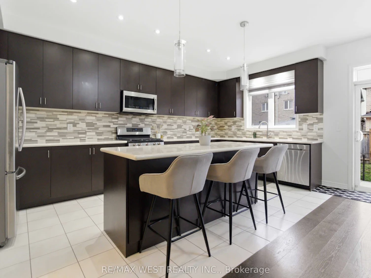 116 Lesabre Crescent, Brampton, ON, L6P 0W4 - 5