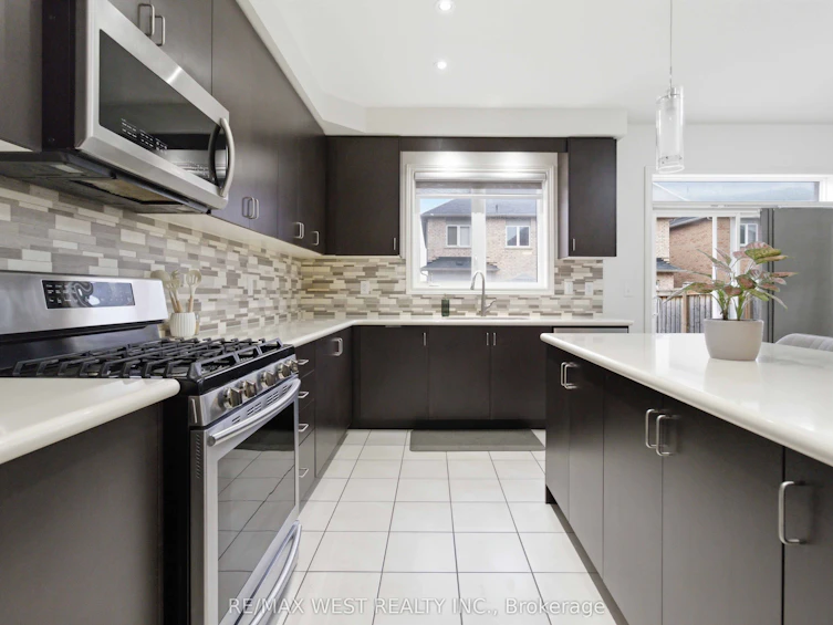 116 Lesabre Crescent, Brampton, ON, L6P 0W4 - 6