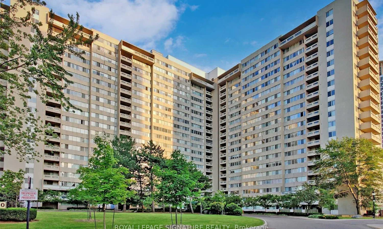 1407-3590 Kaneff Crescent