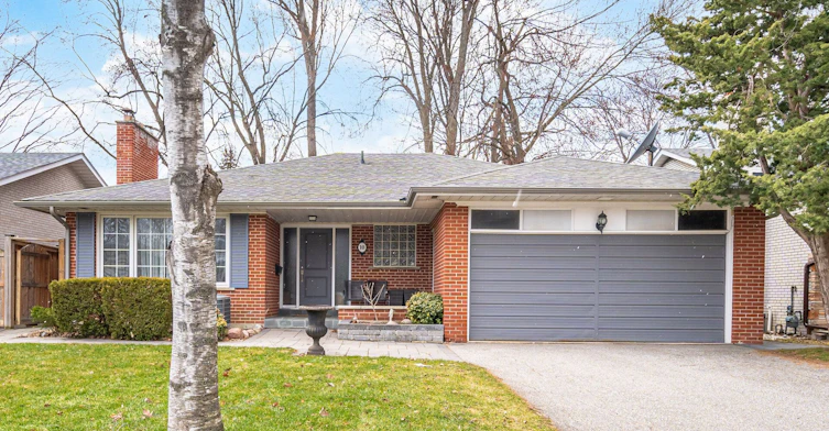 10 Boxwood Road, Toronto, ON, M9C 2W5