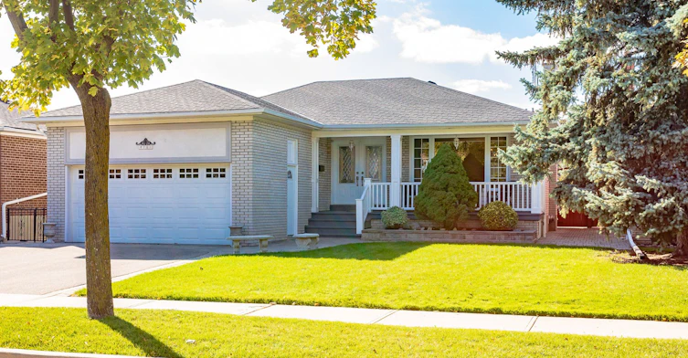 Lower-78 Brampton Road, Toronto, ON, M9R 3J9 - 3